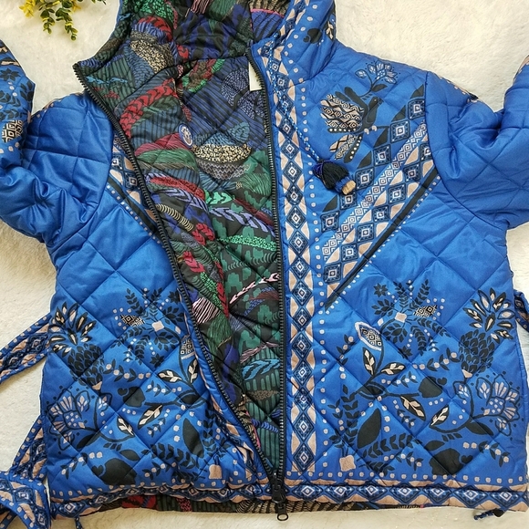 Farm Rio Macaw Forest Reversible Quilted Printed Shell Jacket - Blue - Picture 5 of 10